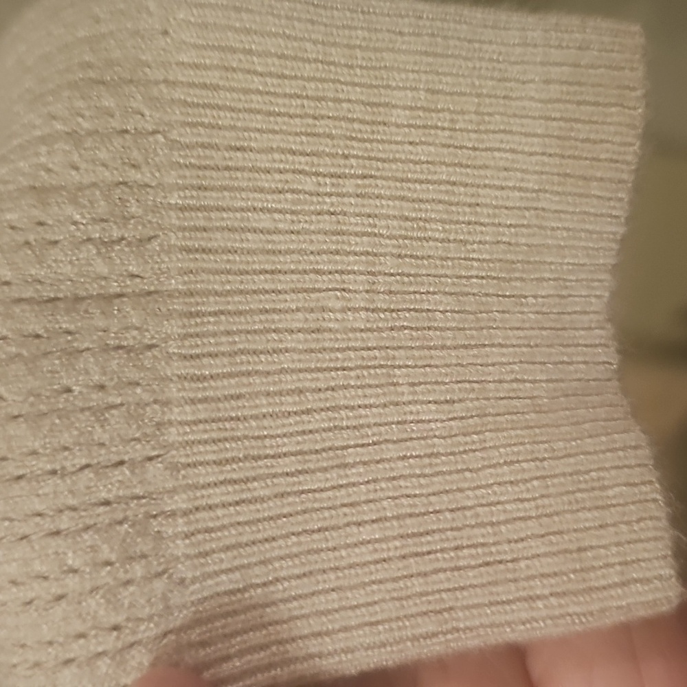 Sweater - Picture 4 of 5
